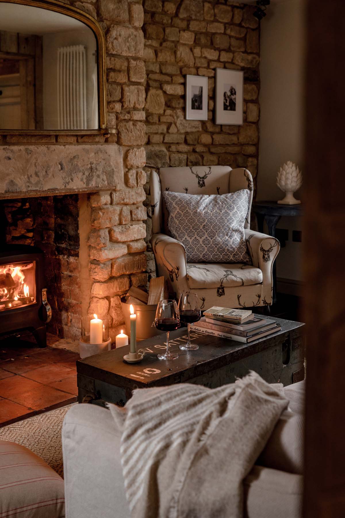 https://stagsandandstoneescapes.umisites.com/property/ivy-cottage-cosy-cottage-in-the-cotswolds/