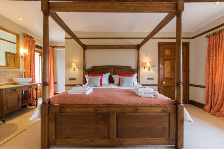 Thatched House Four Poster Bed