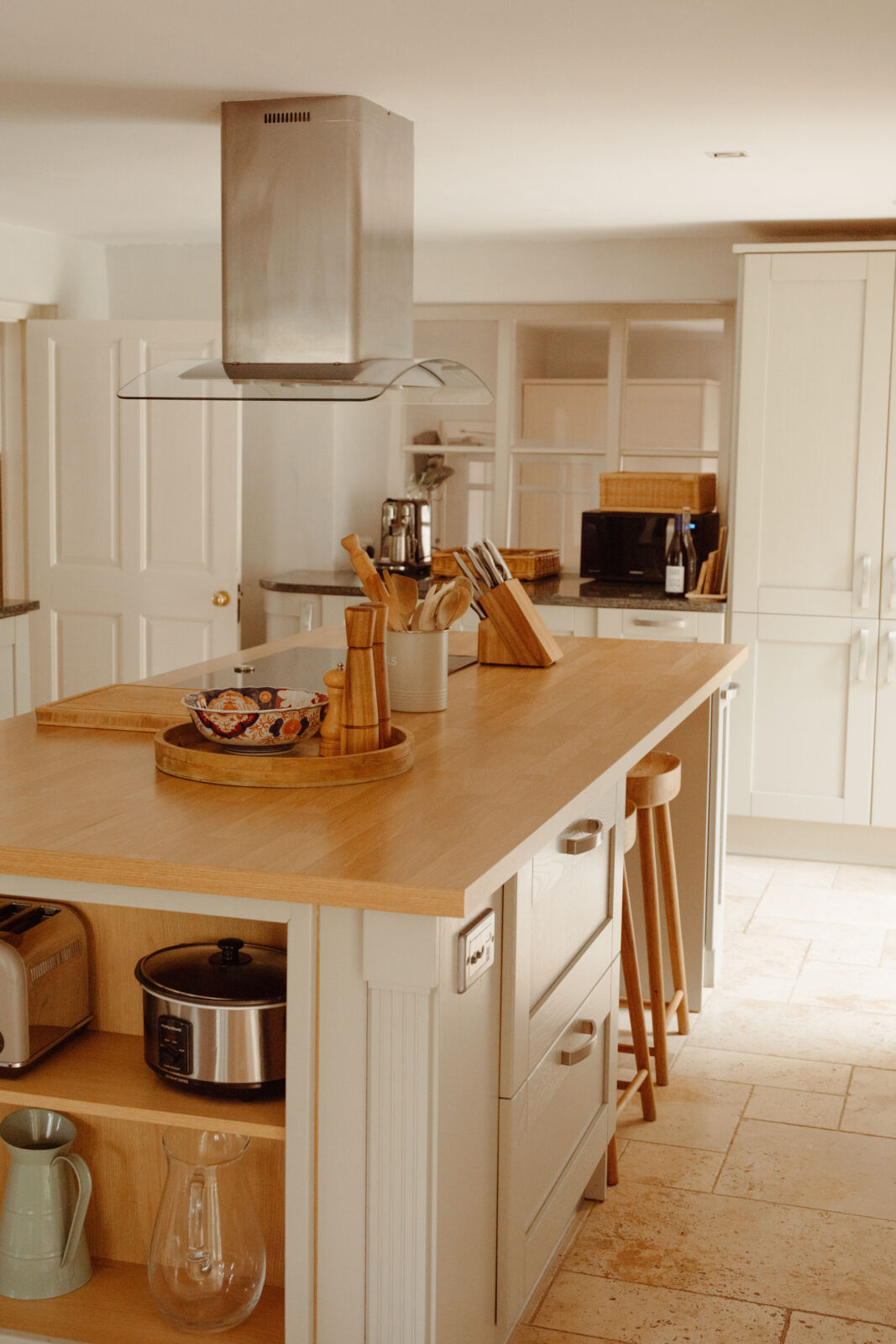 Kitchen island in neutral tones