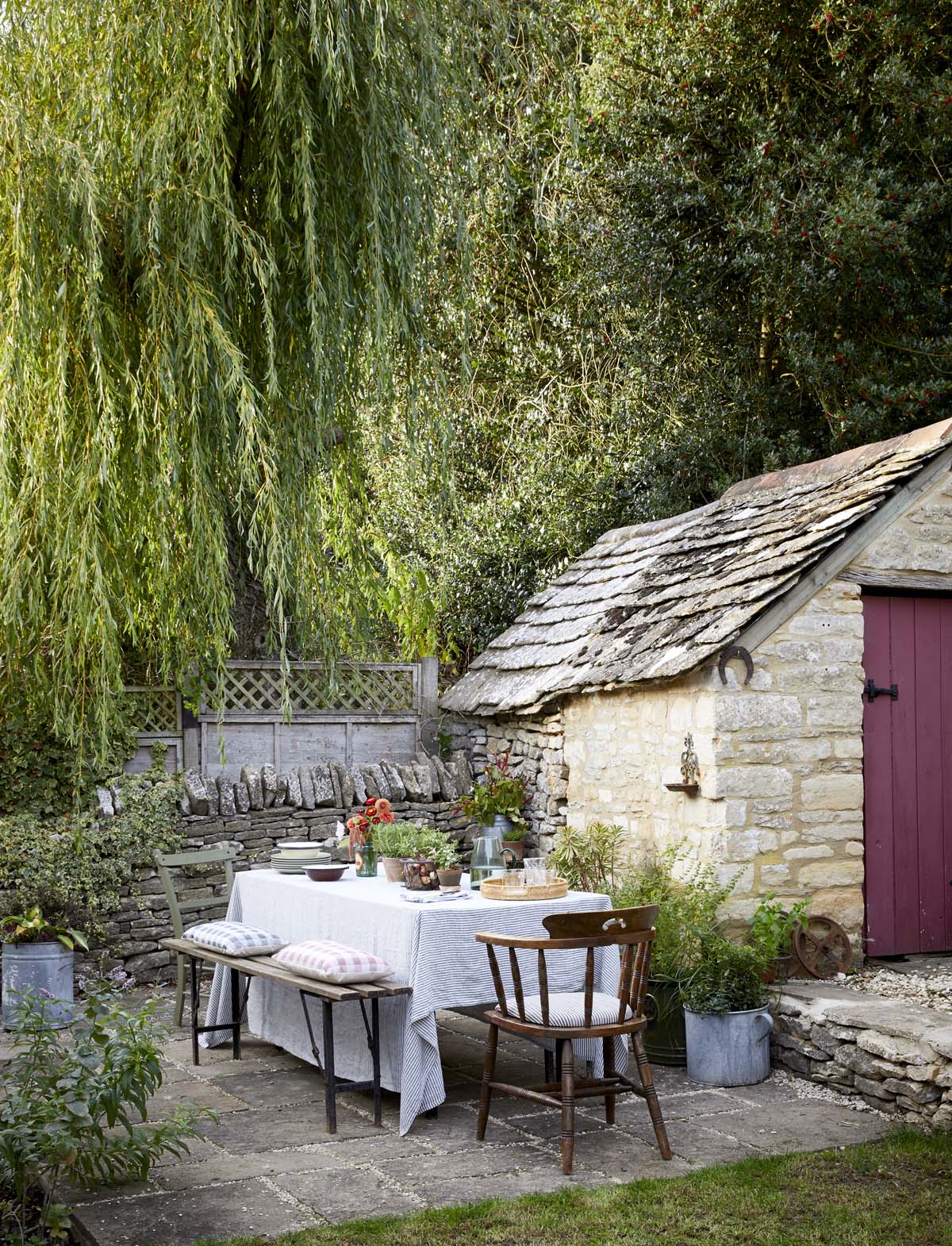 Outdoor Summer Dining