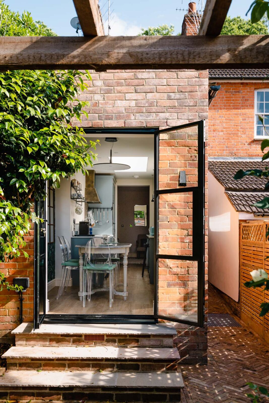 Fox Hollow Cottage Windsor Great Park garden patio