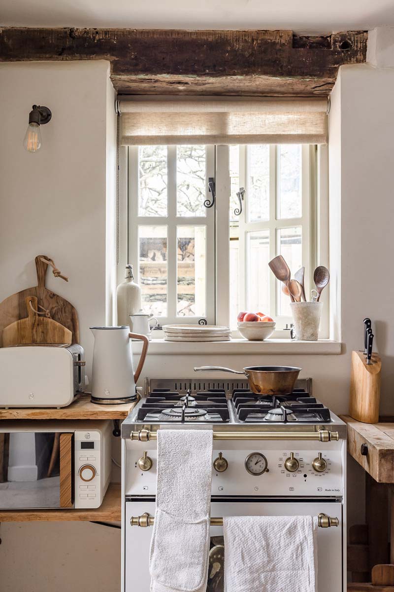 Rustic country cottage kitchen